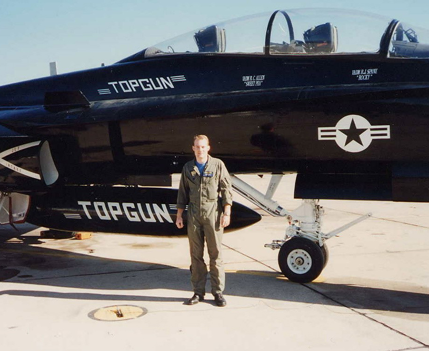 Ron Vaught in front of his fighter jet