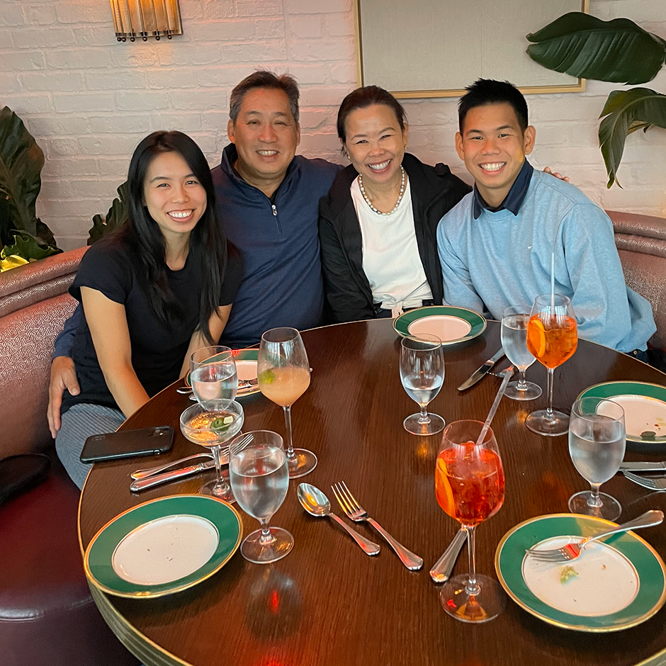 Davis with his sister Julia and parents Alan and Carol Lau